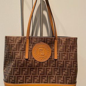 FENDI Mogano Panna Carmel Logo Tote Excellent Condition
